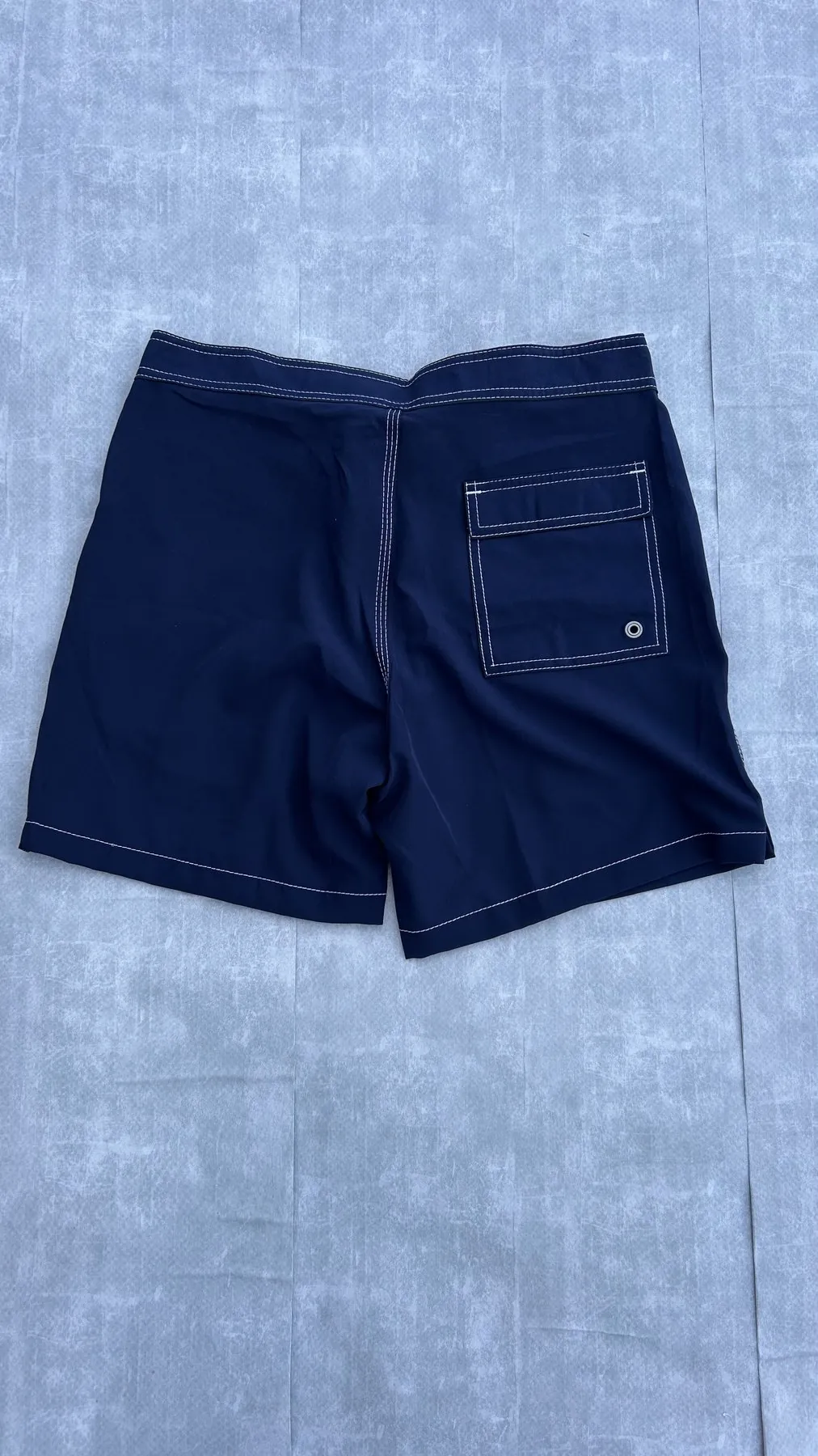 Boardshort Retrô Marinho costas
