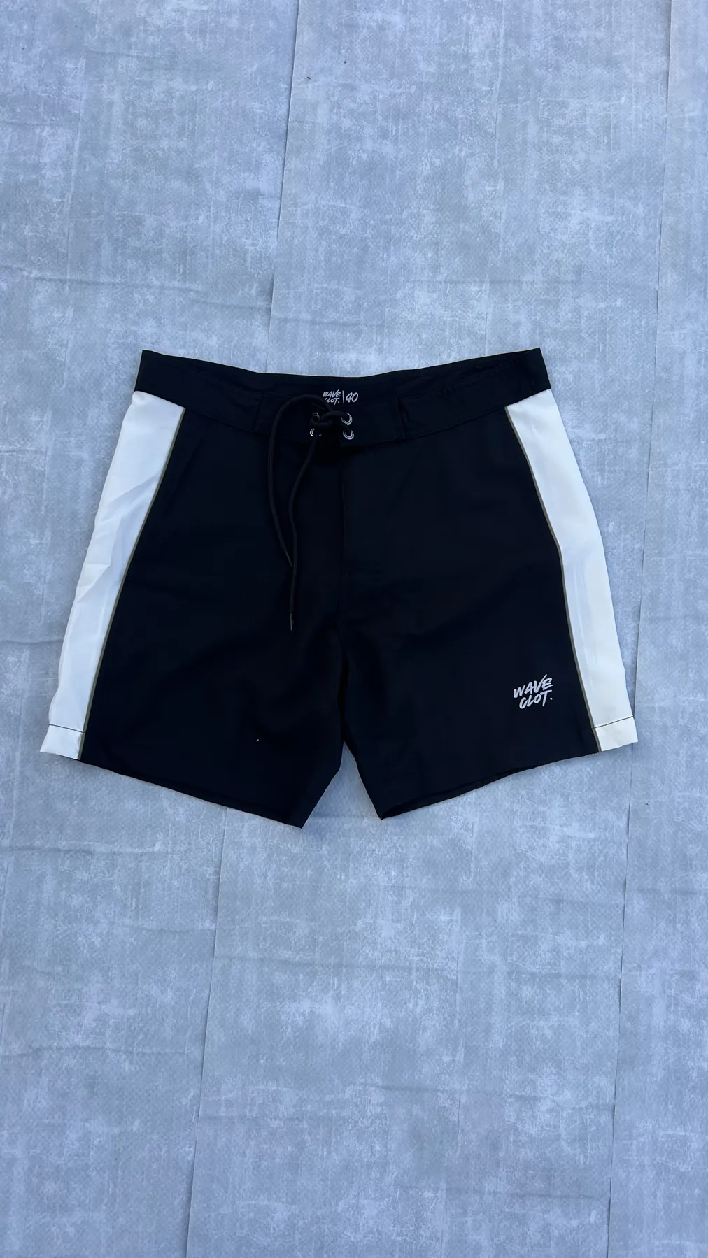Boardshort Bali Preto e Branco frente